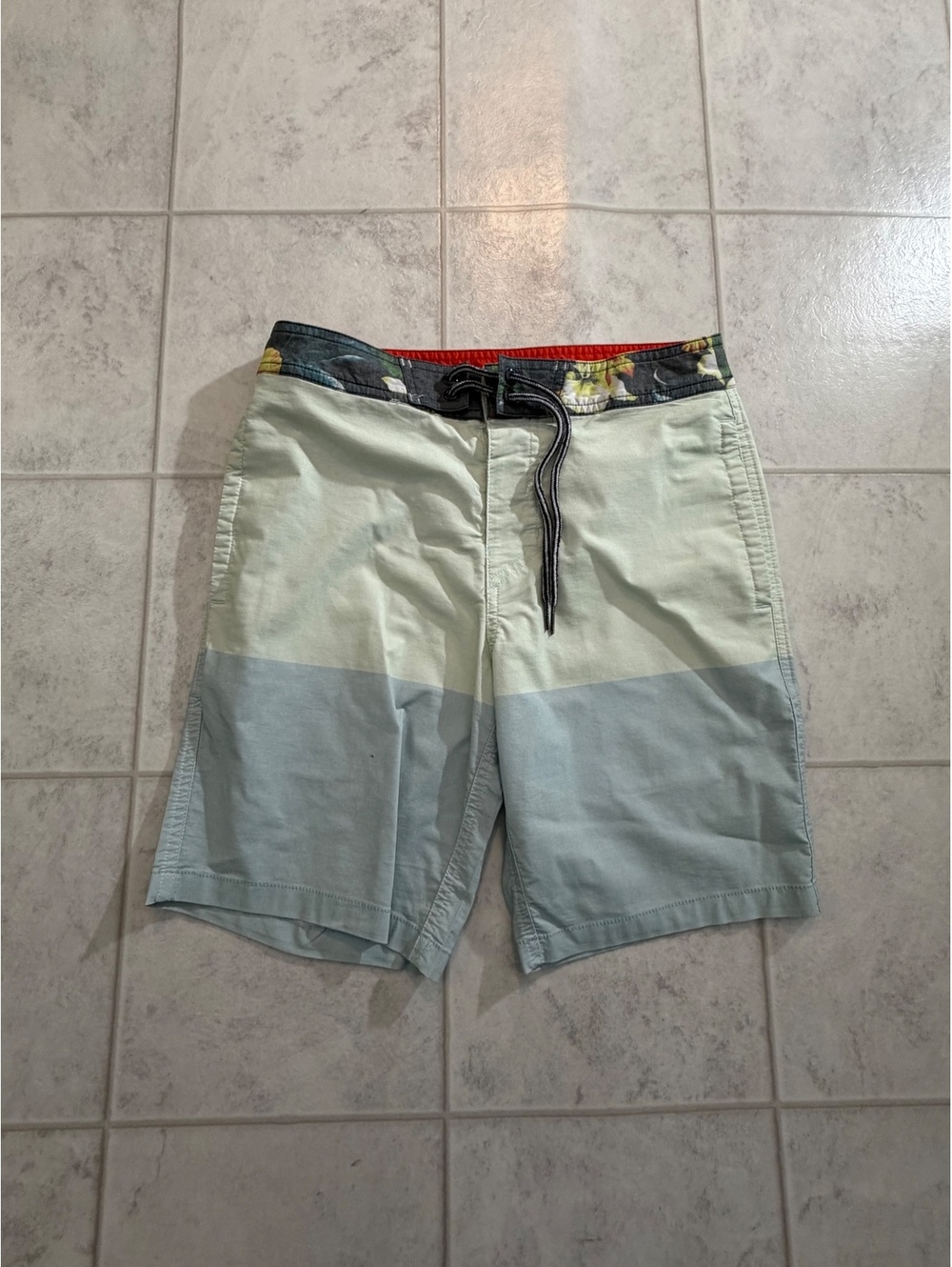 Goodfellow light blue colorblock board shorts size 28